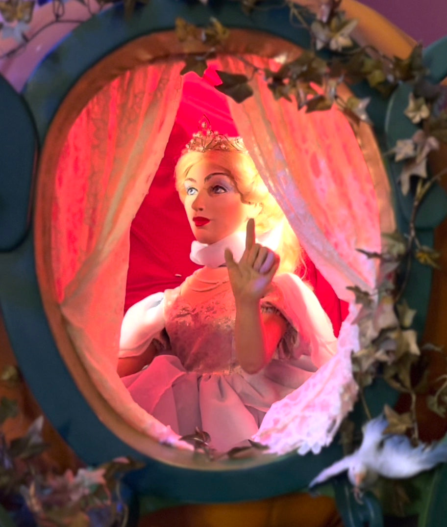 Cinderella Kutsche drehend