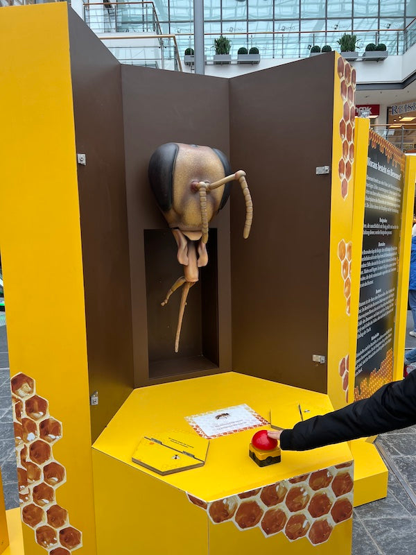 Bienenkopf mit Rüssel