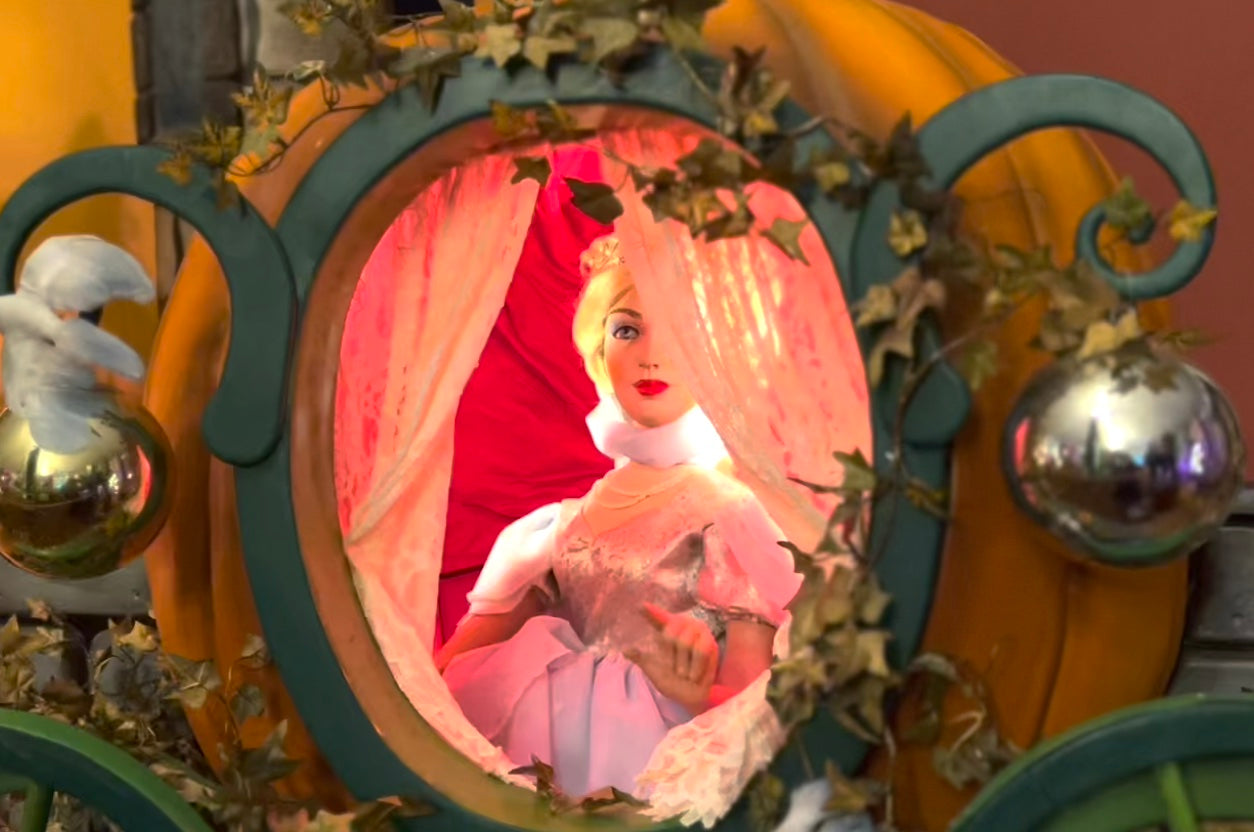 Cinderella Kutsche drehend