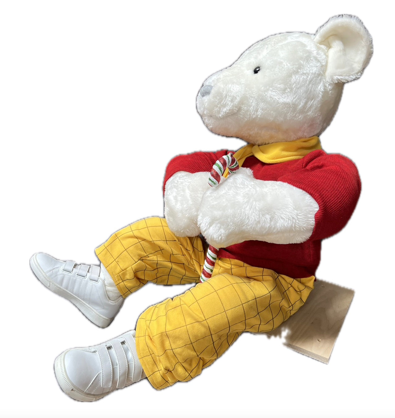 Eisbär 100 cm mit rotem  Pulli und gelber Hose