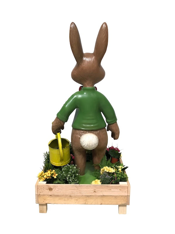 Hase GFK im Blumenbeet,wettergeschützt