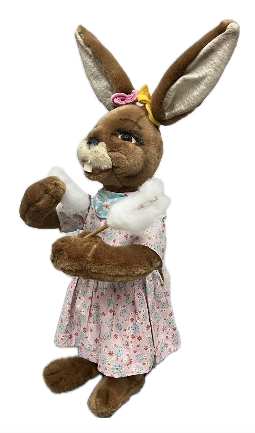 Häsin mit Zuckerwatte