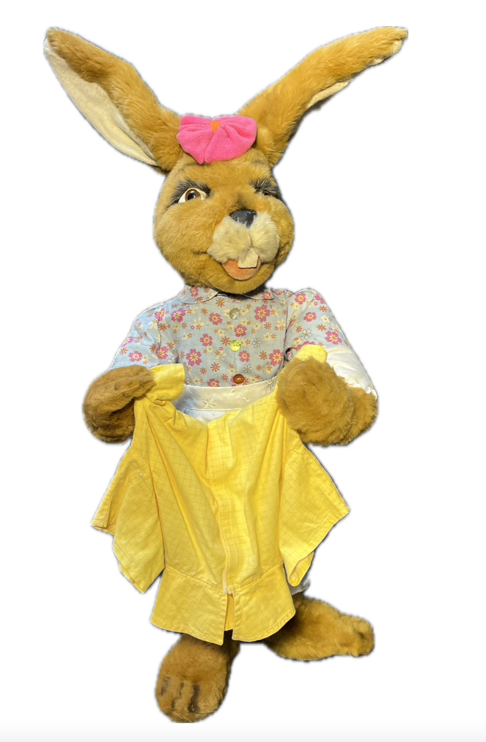 Hase/Häsin mit Wäschestück