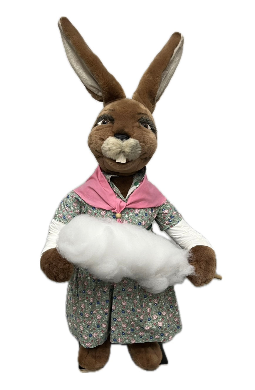 Häsin mit Blümchenkleid und Zuckerwatte