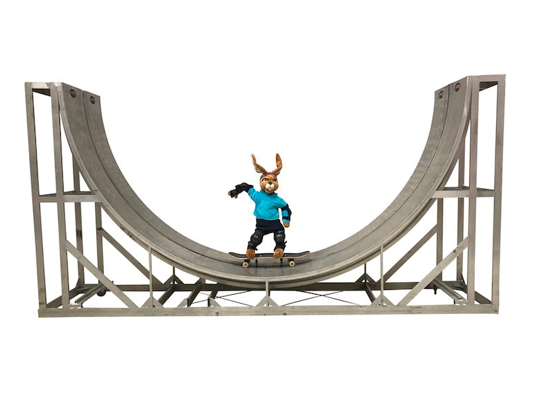 Halfpipe mit Hase als Skater