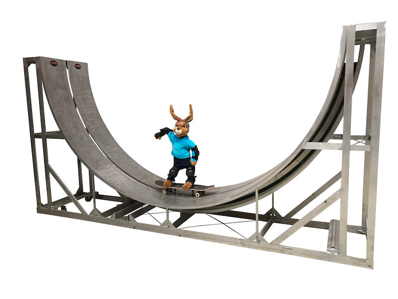 Halfpipe mit Hase als Skater