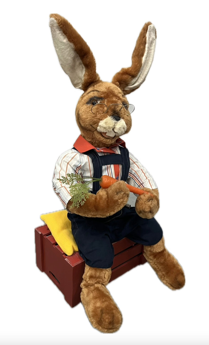 Hase sitzend mit Möhre