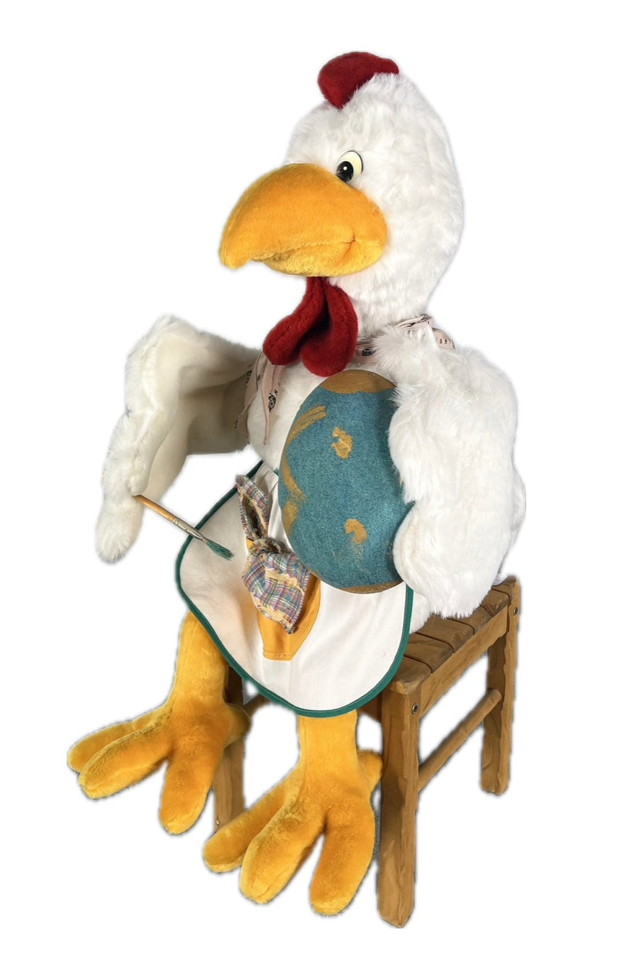 Huhn auf Hocker bemalt Ei