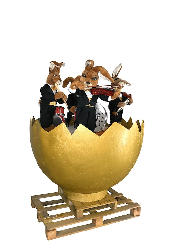 Konzertei Goldfarbene Eierhälfte mit 4 Hasenmusikern