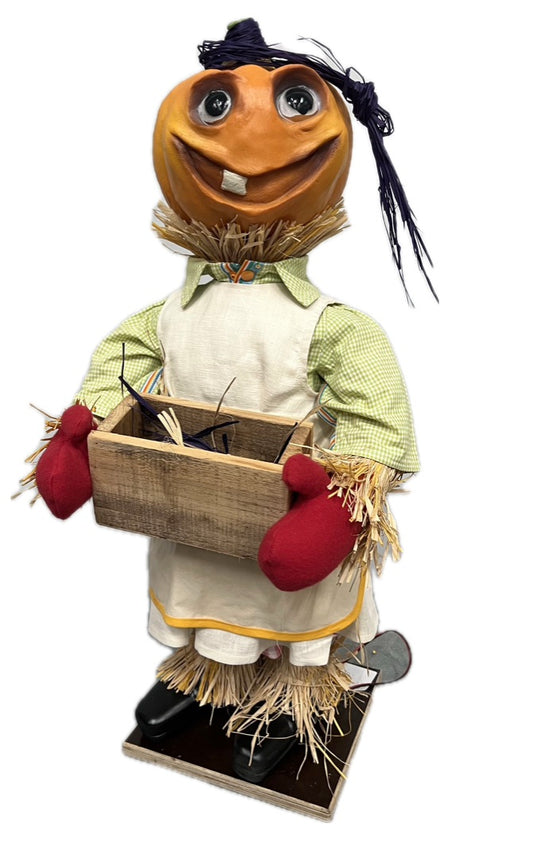 Kürbismännchen mit Holzkiste