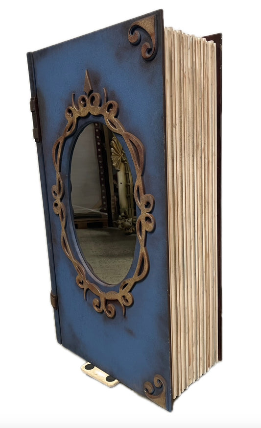 Märchenbuch mit Spiegel für Schneewittchen