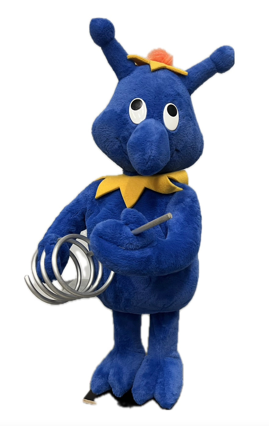 Marsianer mit einer Metallfeder