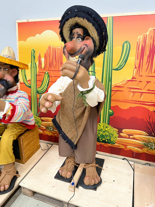 Musikerfigur-Mexikaner-Sänger mit Mikrofon