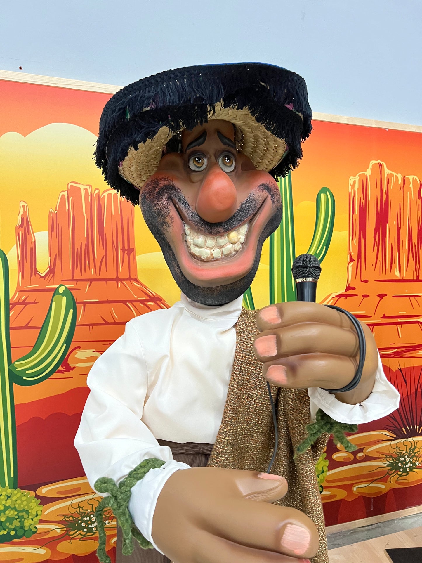 Musikerfigur-Mexikaner-Sänger mit Mikrofon