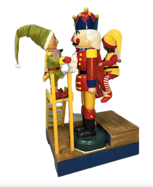 Nussknacker mit Elfen