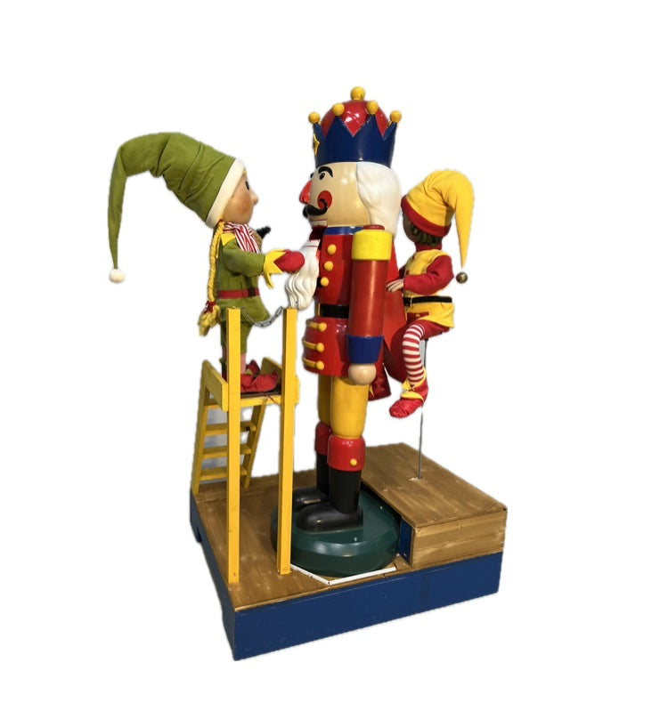 Nussknacker mit Elfen