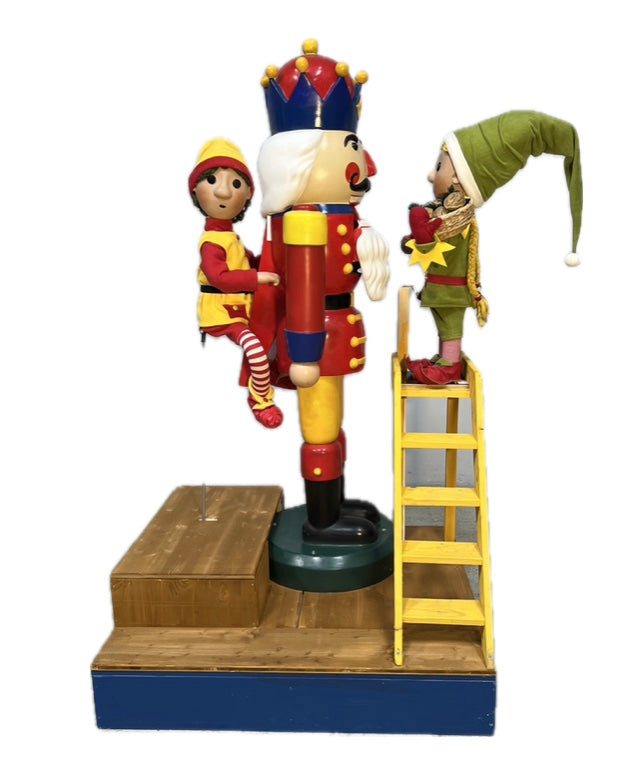 Nussknacker mit Elfen