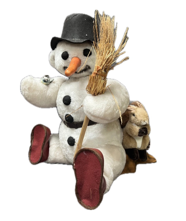 Paul der Schneemann sitzend